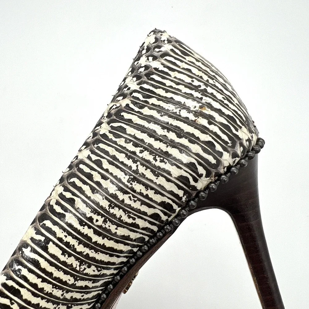 COACH Pumps Women 6 Black White Snakeskin Print Stiletto Pointed Toe Beadchain